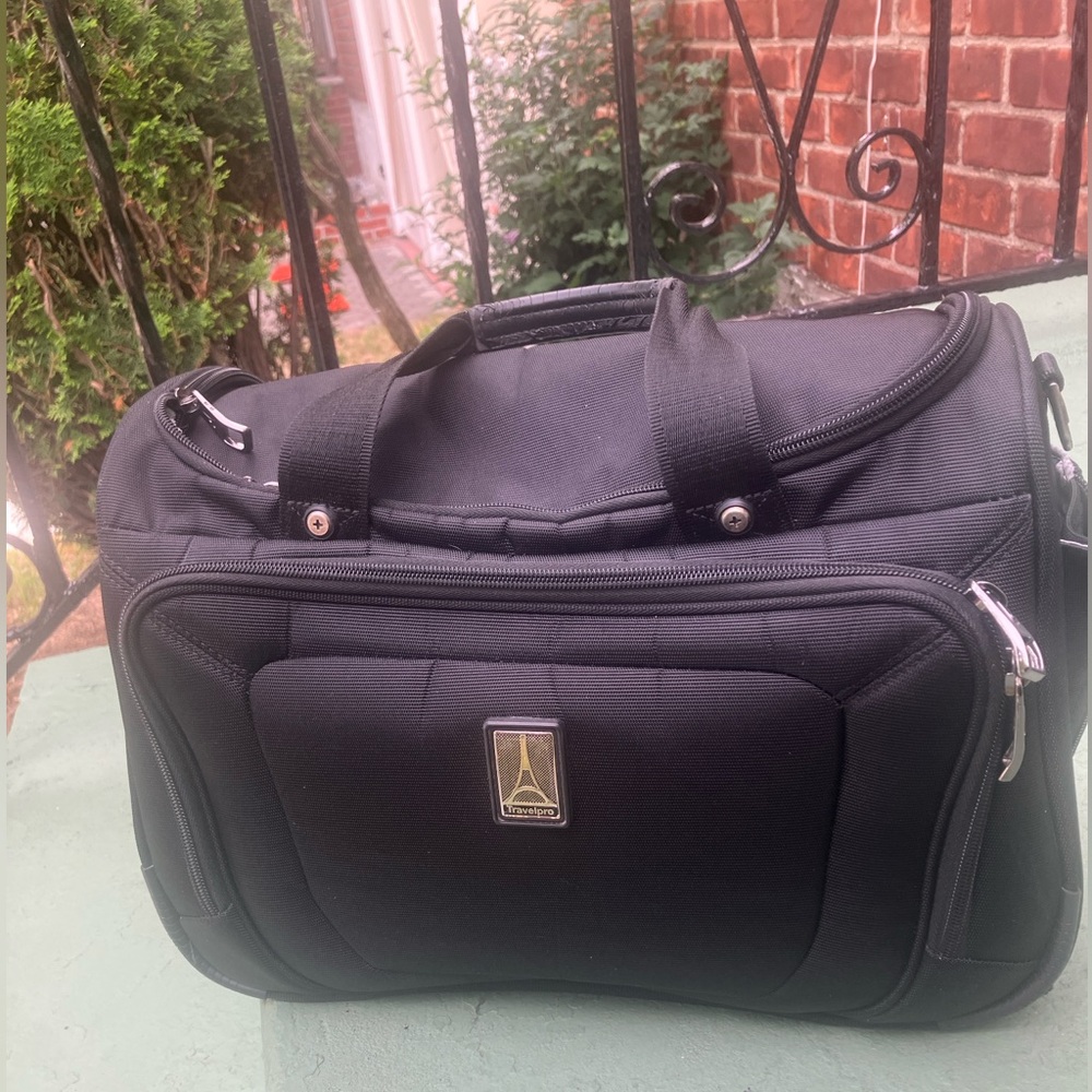 Travelpro Carry-on “Weekender” Bag/Luggage